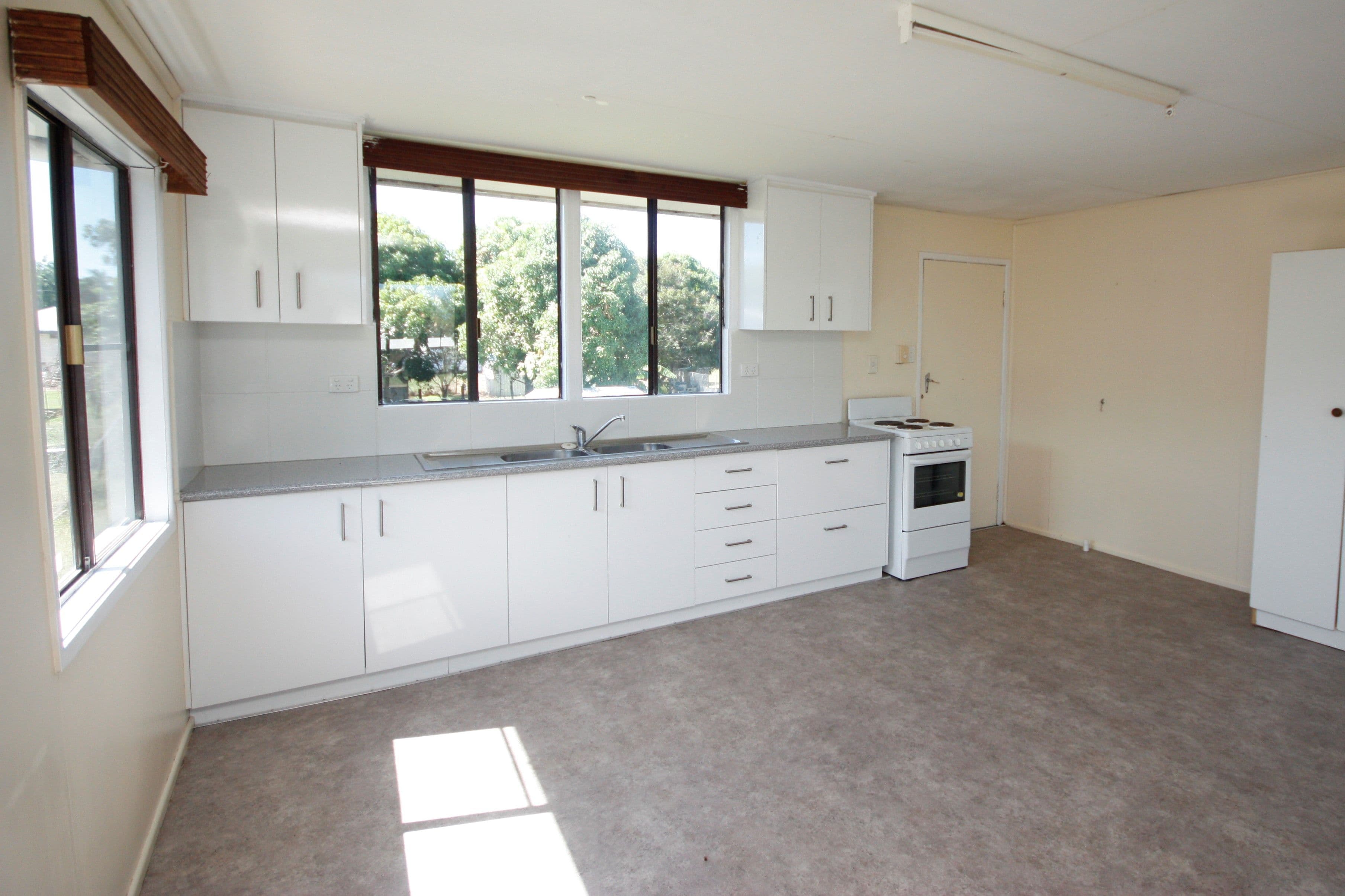 8 Wattle Place, Emu Heights, Emu Heights - Thumbnail 2