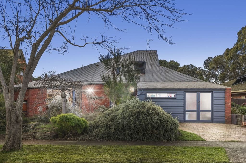 38 Manorvale Parade, Werribee VIC 3030, Werribee - Thumbnail 2