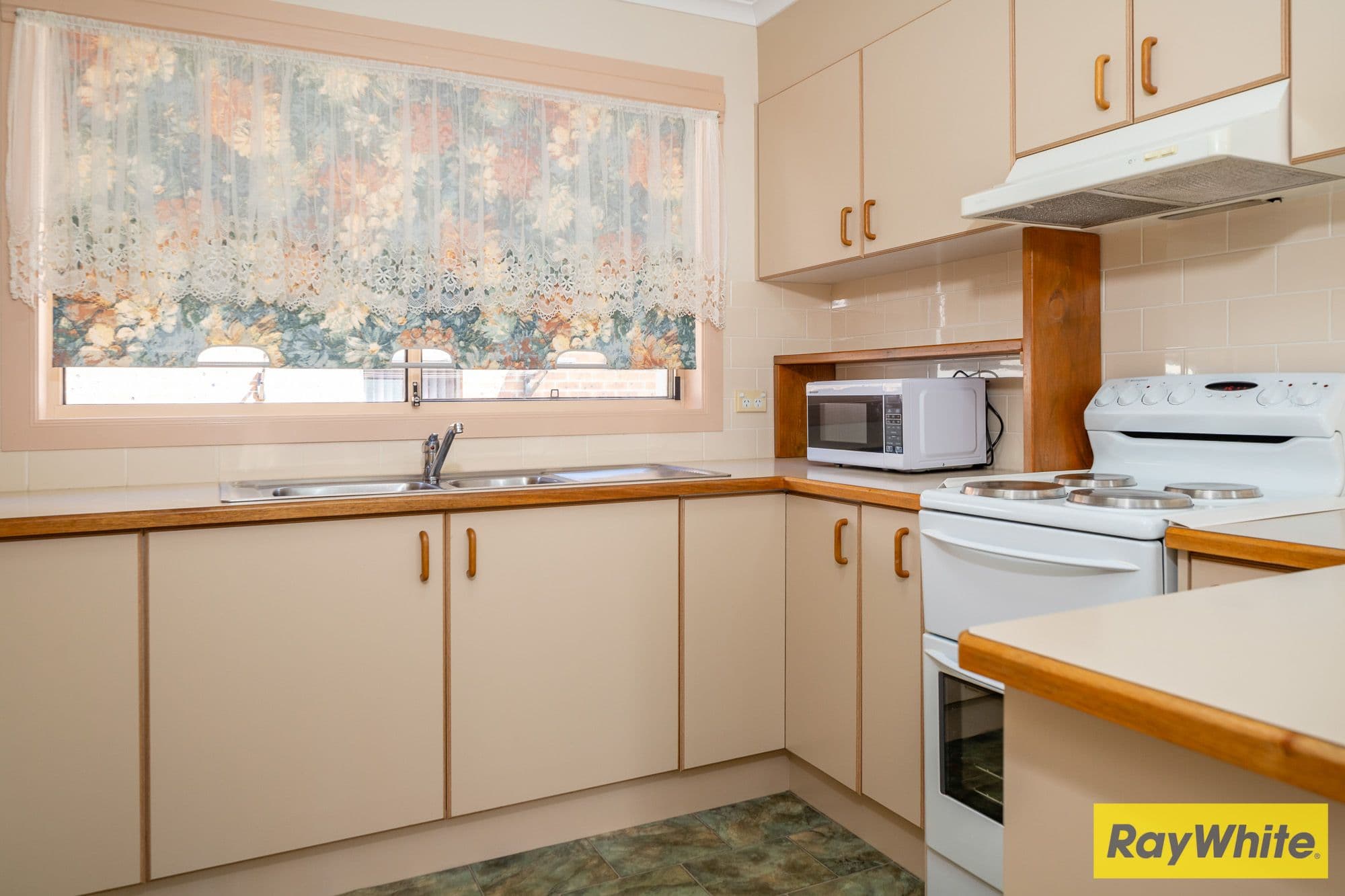 8b Lisa Place, Sunshine Bay NSW 2536, Sunshine Bay - Thumbnail 3
