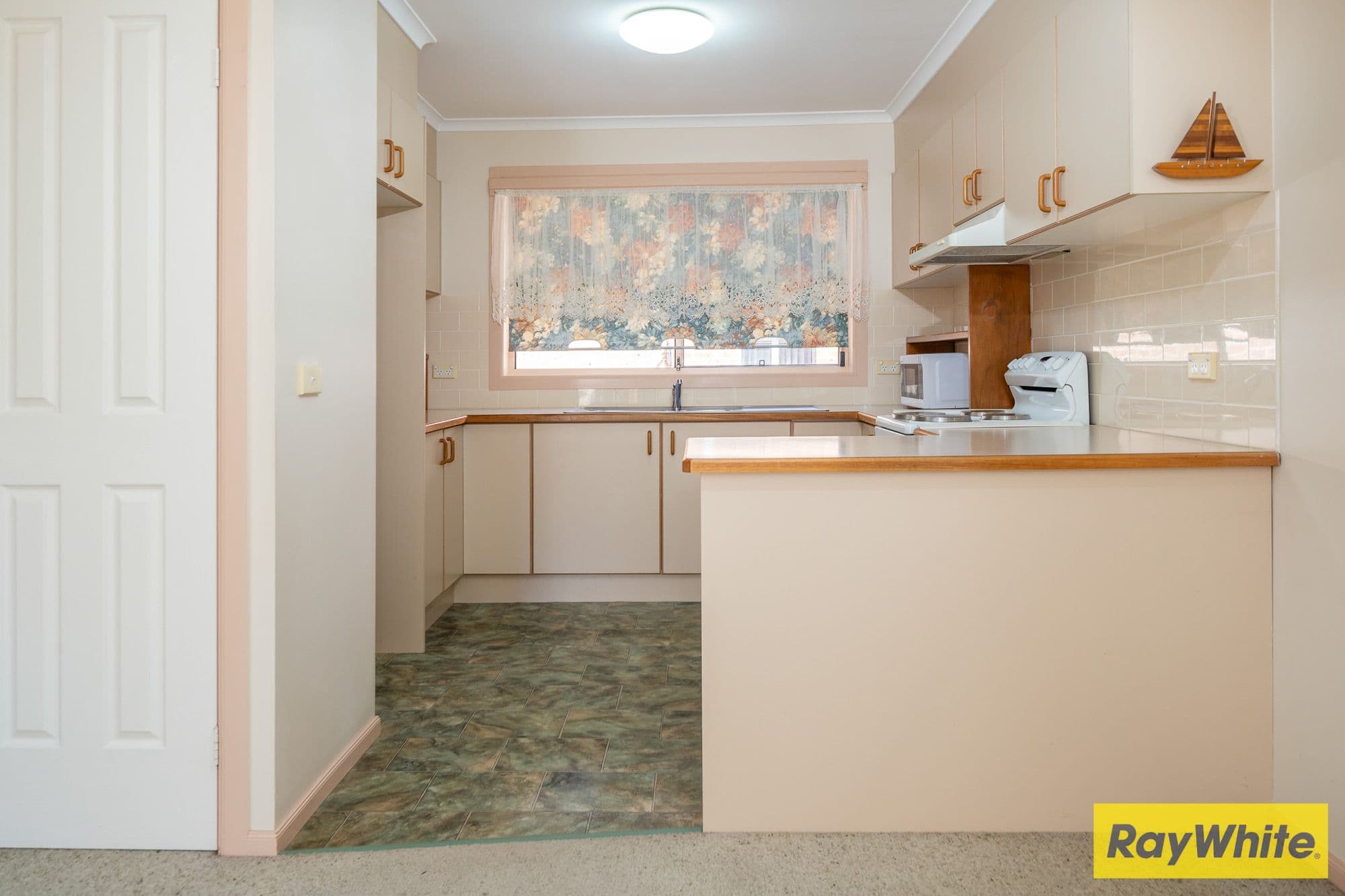 8b Lisa Place, Sunshine Bay NSW 2536, Sunshine Bay - Thumbnail 4