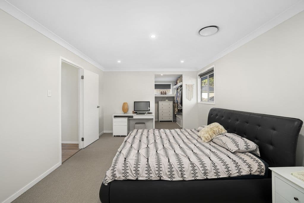 195 Crystal Palace Way, Leppington - Thumbnail 2