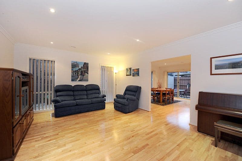 6 Treerise Boulevard, FERNTREE GULLY VIC 3156, Ferntree Gully - Thumbnail 2