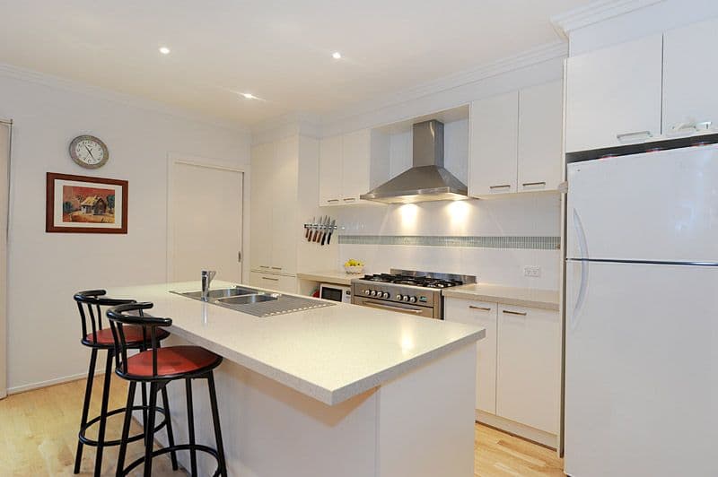6 Treerise Boulevard, FERNTREE GULLY VIC 3156, Ferntree Gully - Thumbnail 3