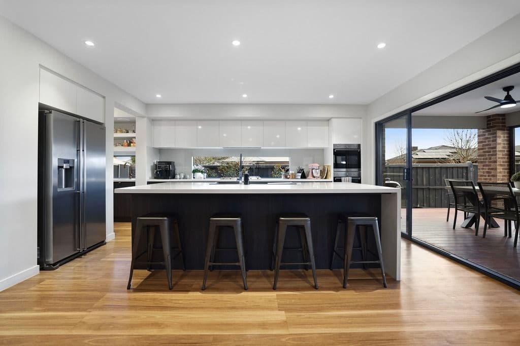 19 Perry Road, Werribee VIC 3030, Werribee - Thumbnail 2