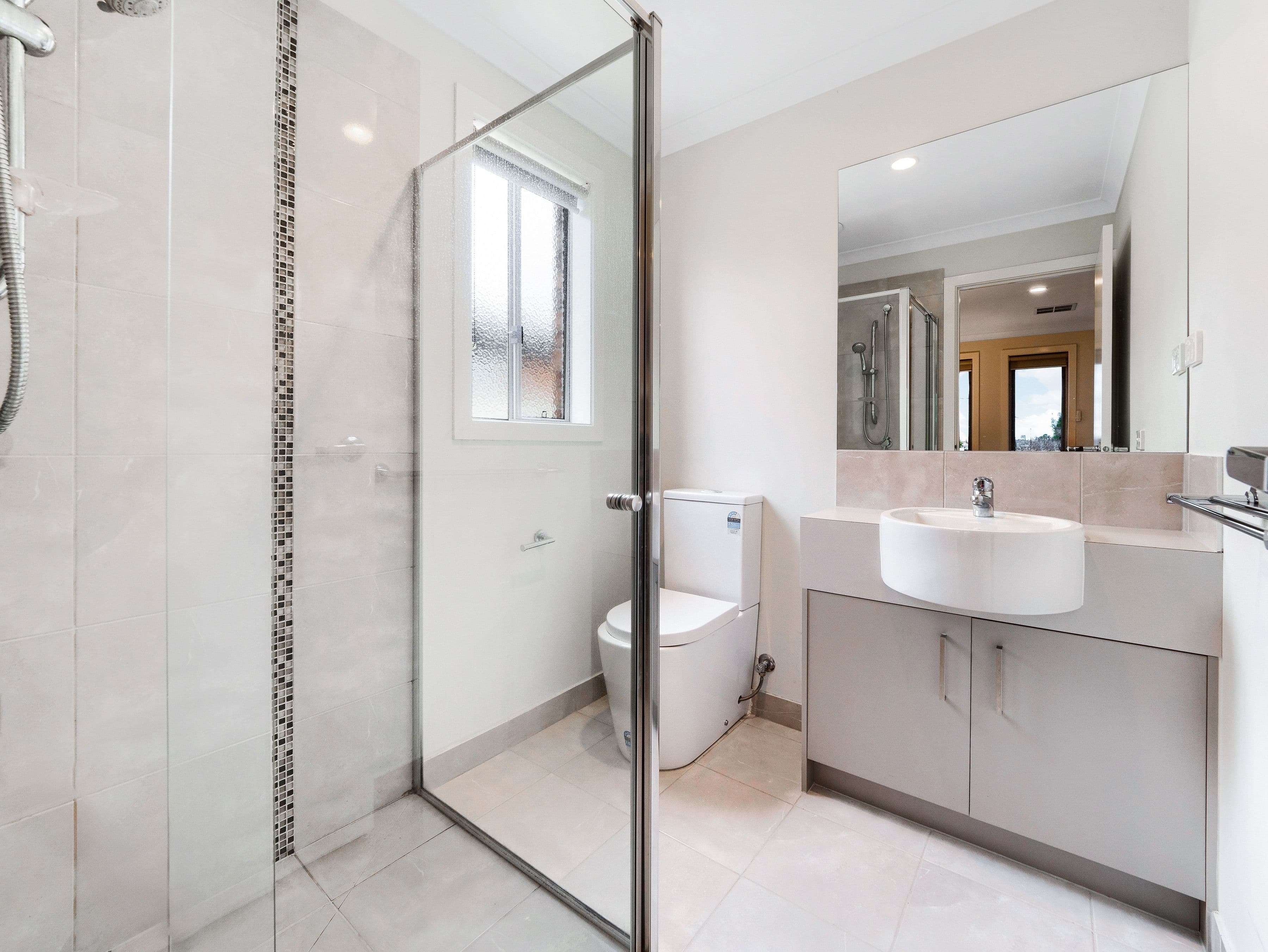 42 Victory Drive, Pakenham VIC 3810, Pakenham - Thumbnail 3