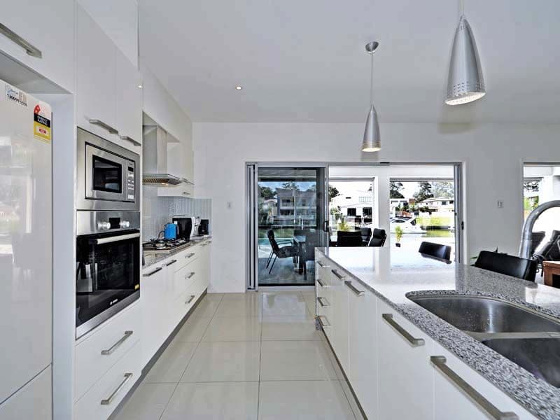 13 North Quay Drive, BIGGERA WATERS QLD 4216, Biggera Waters - Thumbnail 5