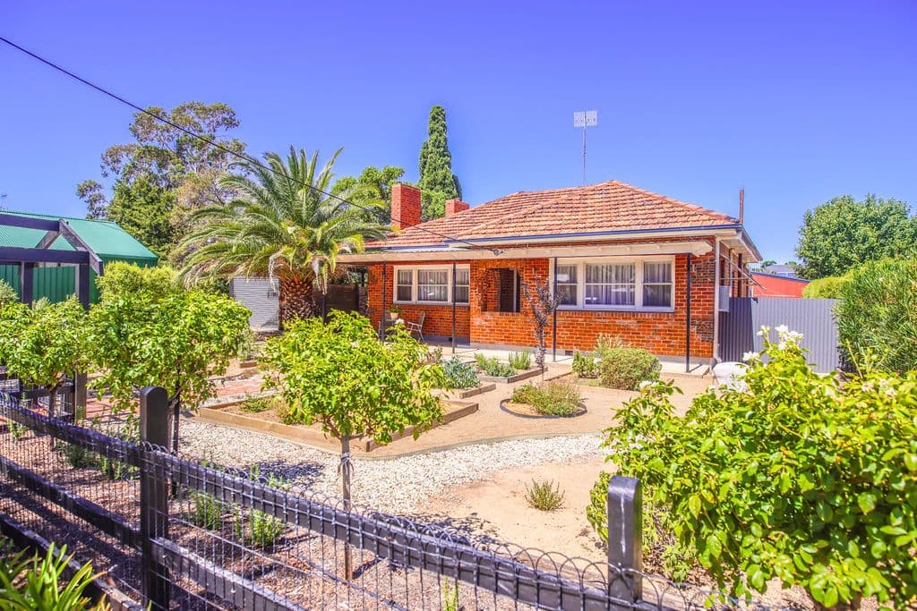 94 EDWARDES Street, Deniliquin NSW 2710, Deniliquin - Image 1