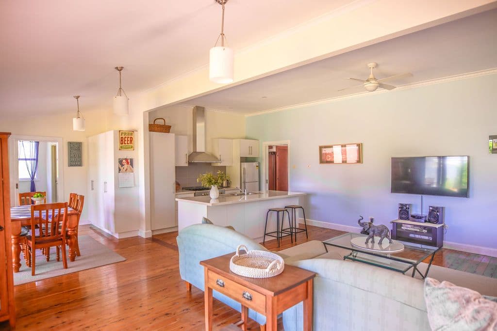 94 EDWARDES Street, Deniliquin NSW 2710, Deniliquin - Thumbnail 2