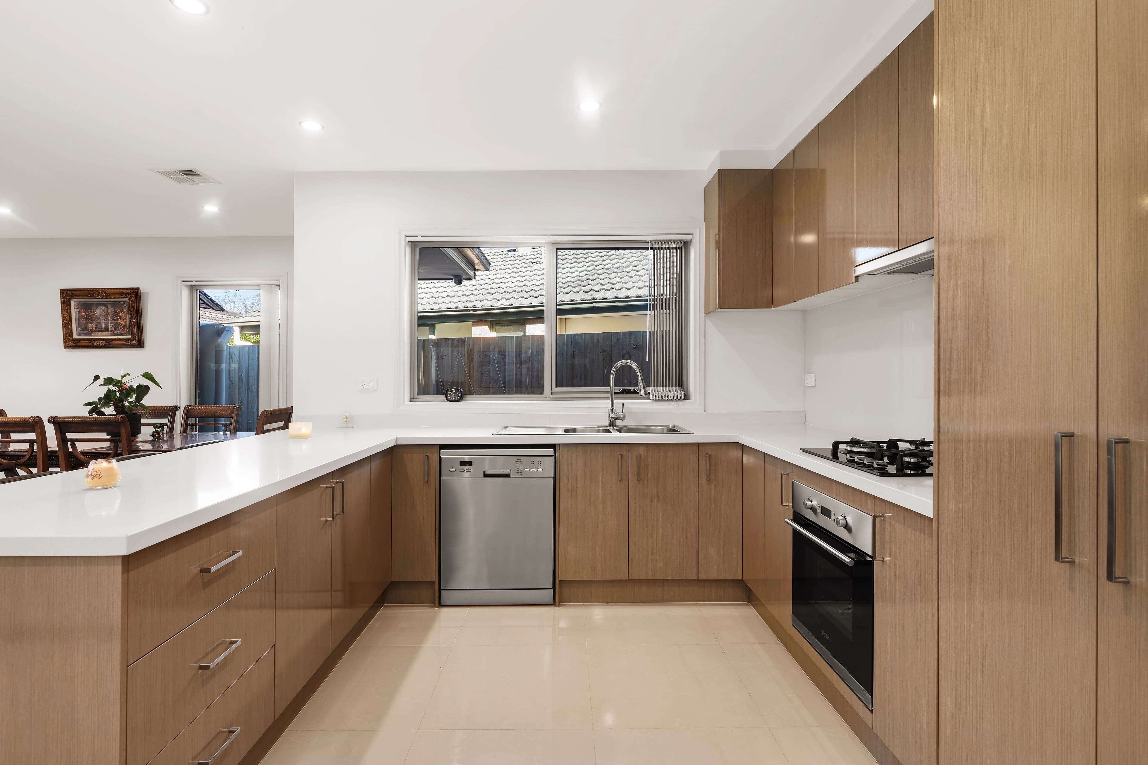 2 Linsley Way, Wantirna VIC 3152, Wantirna - Thumbnail 2
