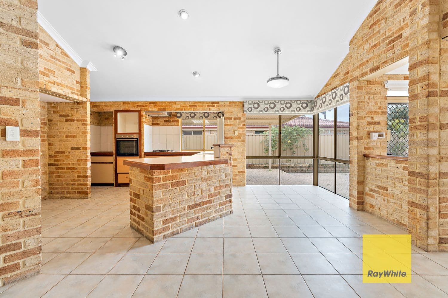 15 Liata Court, Thornlie WA 6108, Thornlie - Thumbnail 3