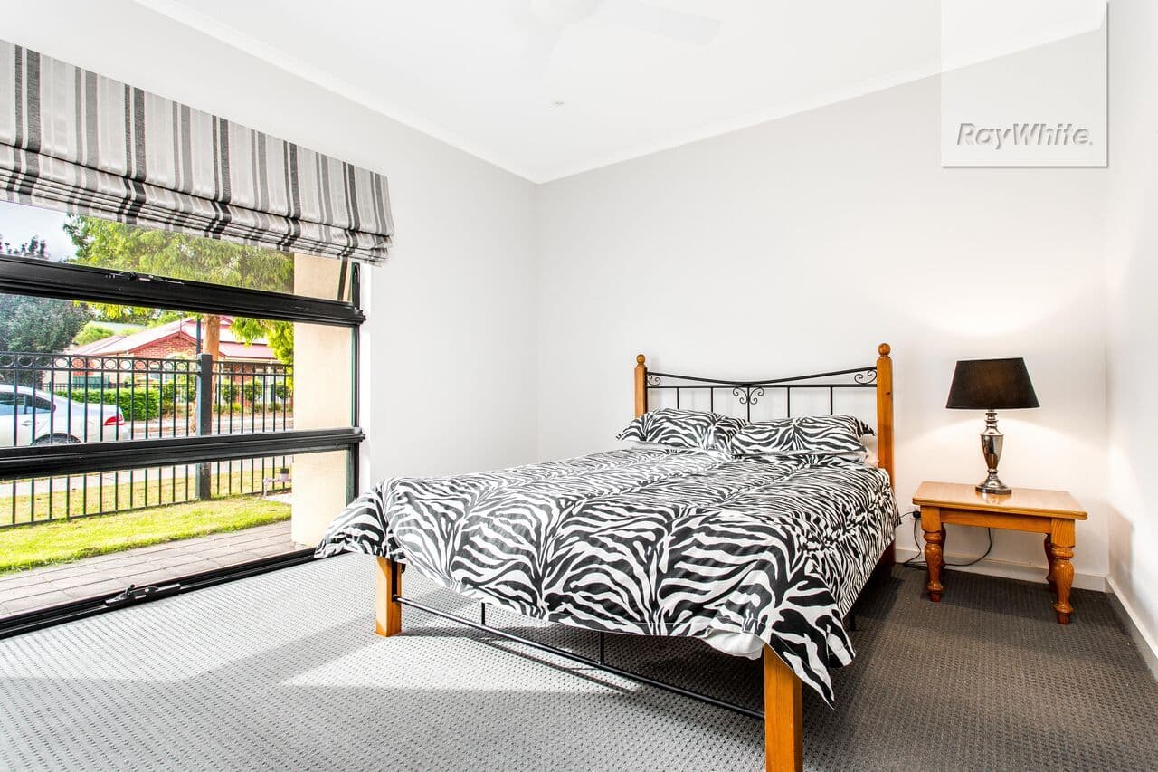 35 Shoalhaven Street, Werribee VIC 3030, Werribee - Thumbnail 2