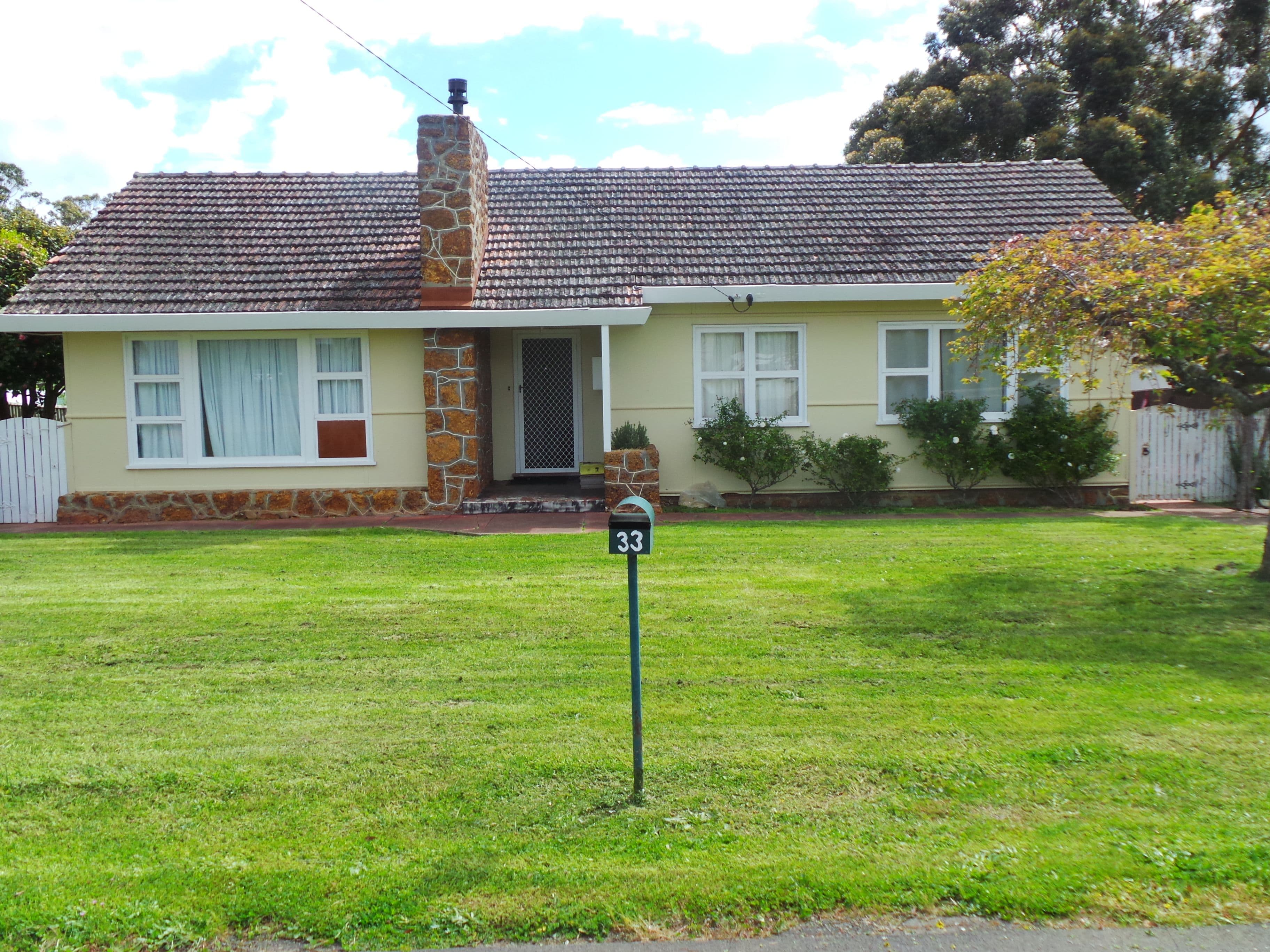 33 Deane Street, Mount Barker WA 6324, Mount Barker - Image 1