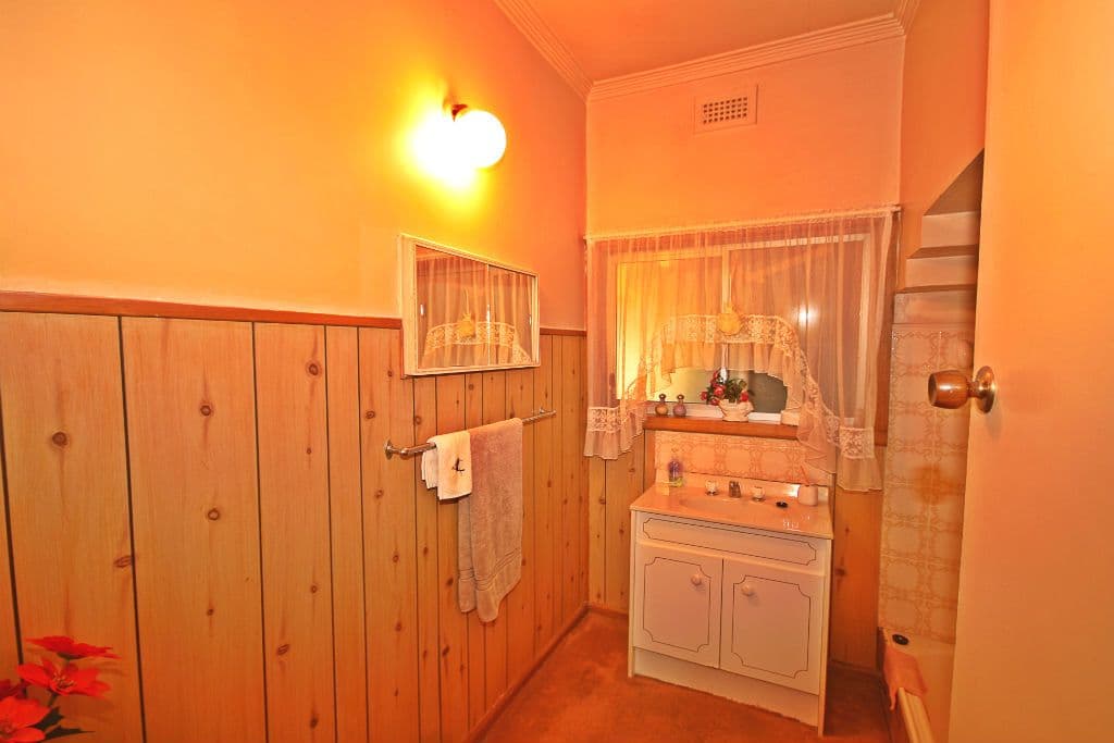 7 Millawa Avenue, ST ALBANS VIC 3021, St Albans - Thumbnail 5