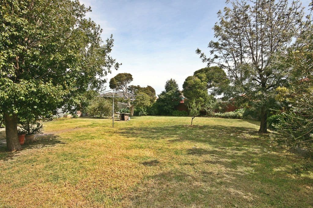 7 Millawa Avenue, ST ALBANS VIC 3021, St Albans - Thumbnail 7