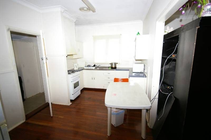 15 Ilumba Way, NOLLAMARA WA 6061, Nollamara - Thumbnail 2