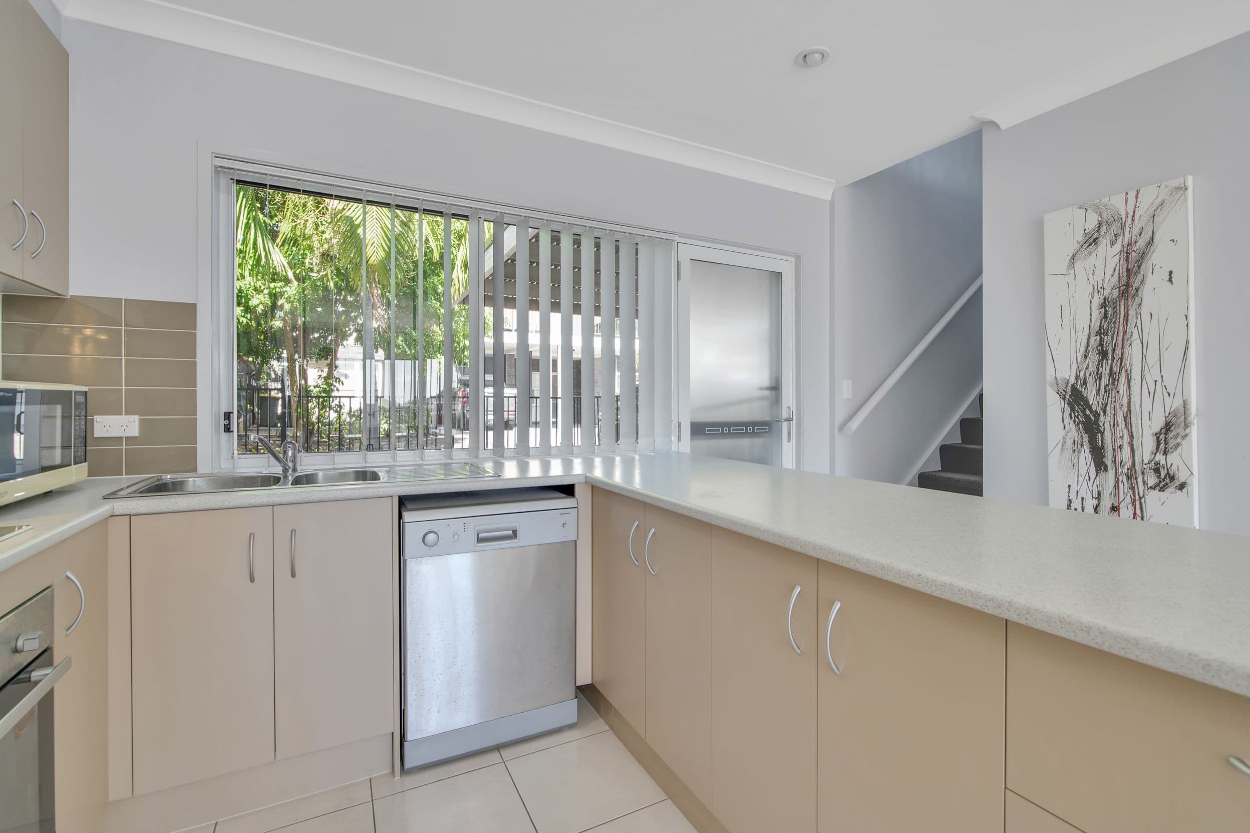77 Tank Street, West Gladstone QLD 4680, West Gladstone - Thumbnail 7