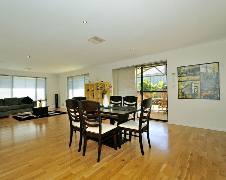 3 Wodonga Court, BALDIVIS WA 6171, Baldivis - Thumbnail 2