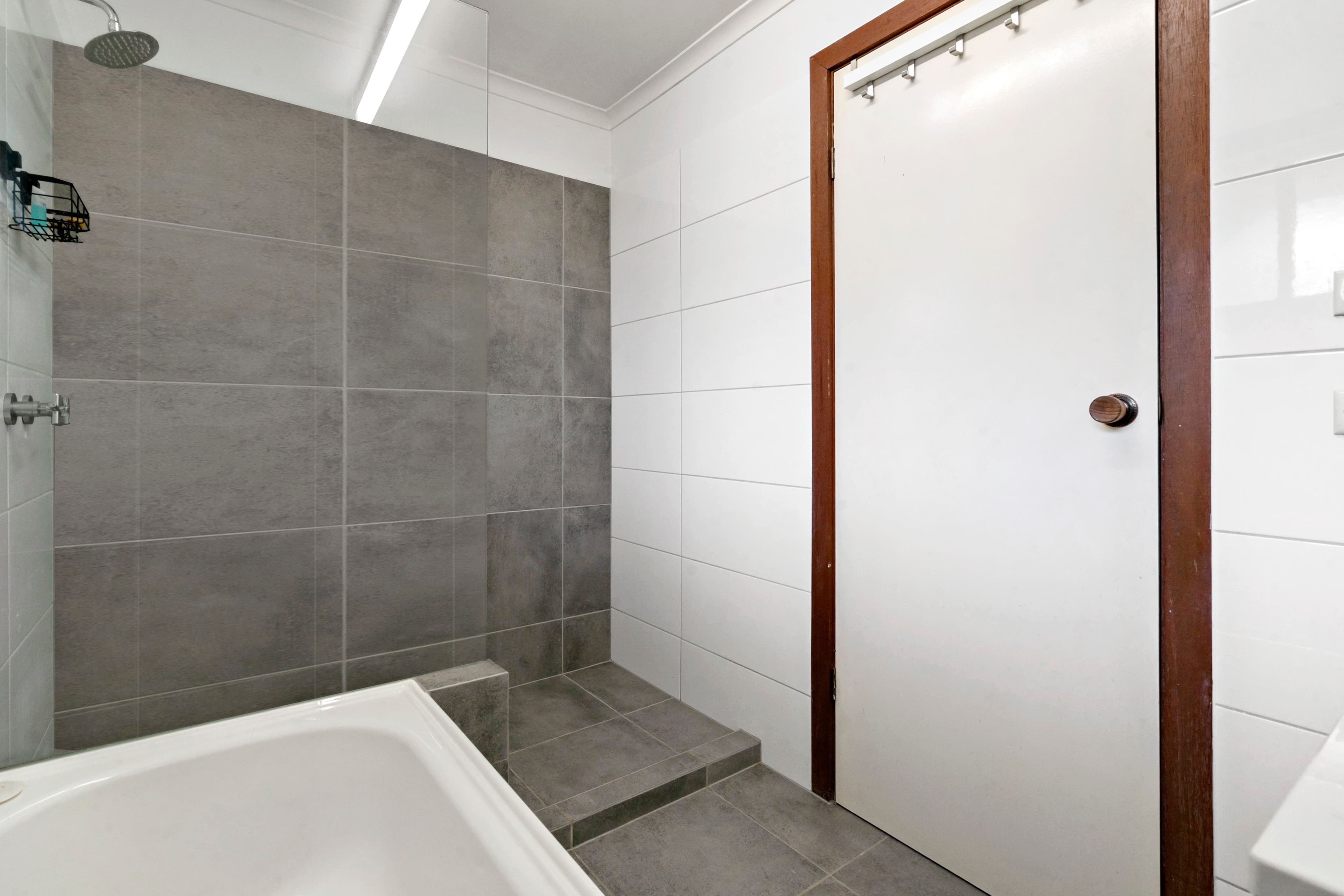 2 Holmes Street, Frankston VIC 3199, Frankston - Thumbnail 6