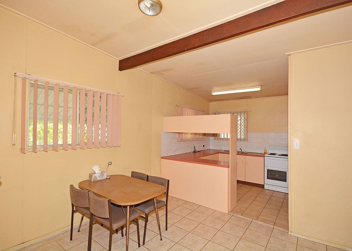 4 Urangan Street, Torquay QLD 4655, Torquay - Thumbnail 4