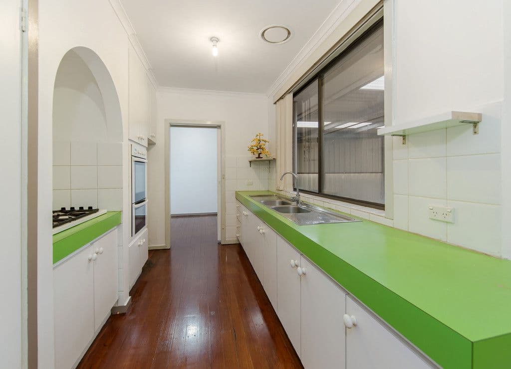 4 Redditch Crescent, Deer Park VIC 3023, Deer Park - Thumbnail 4