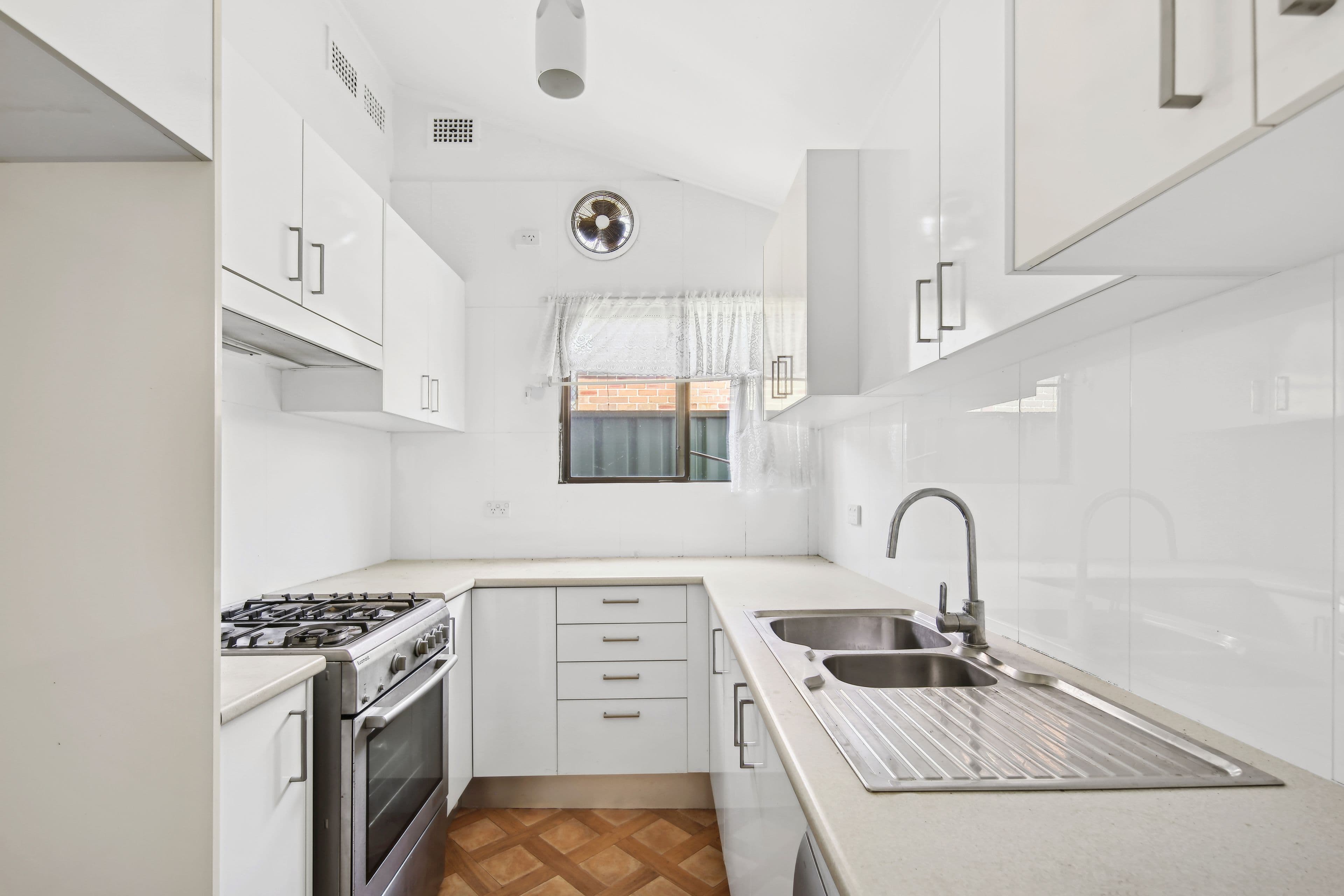 32 Ewart Street, Marrickville NSW 2204, Marrickville - Thumbnail 4