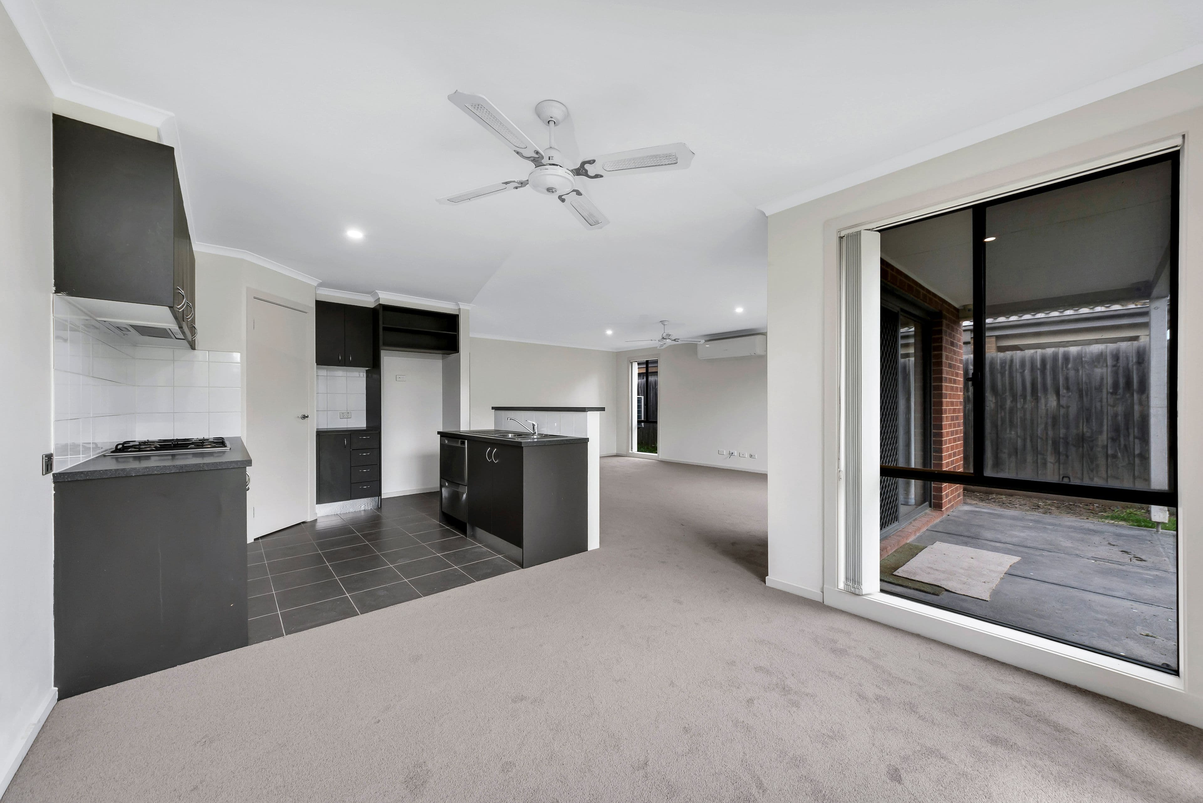 258 The Lakes Boulevard, South Morang VIC 3752, South Morang - Thumbnail 4