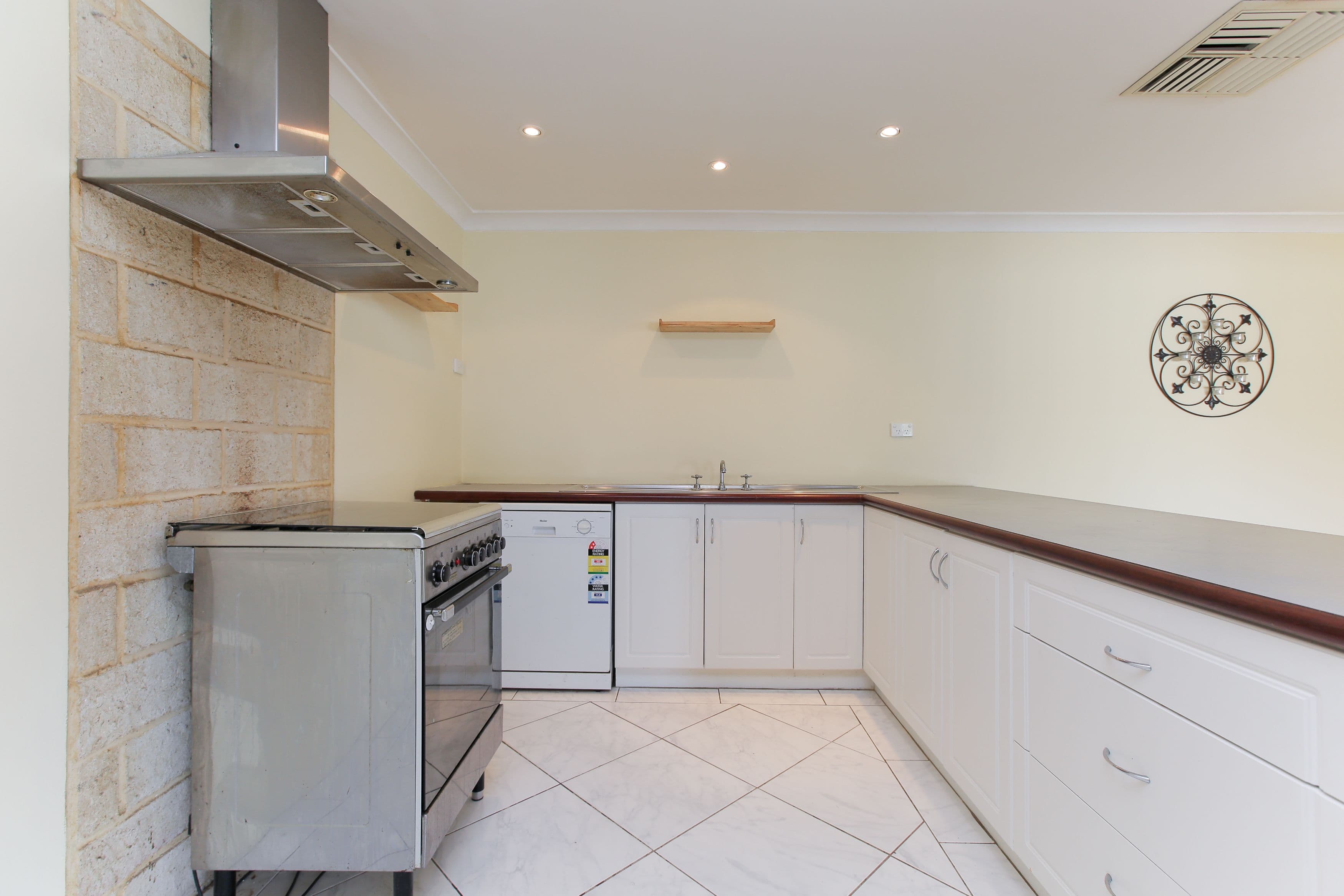 24 Balfour Street, Huntingdale WA 6110, Huntingdale - Thumbnail 3