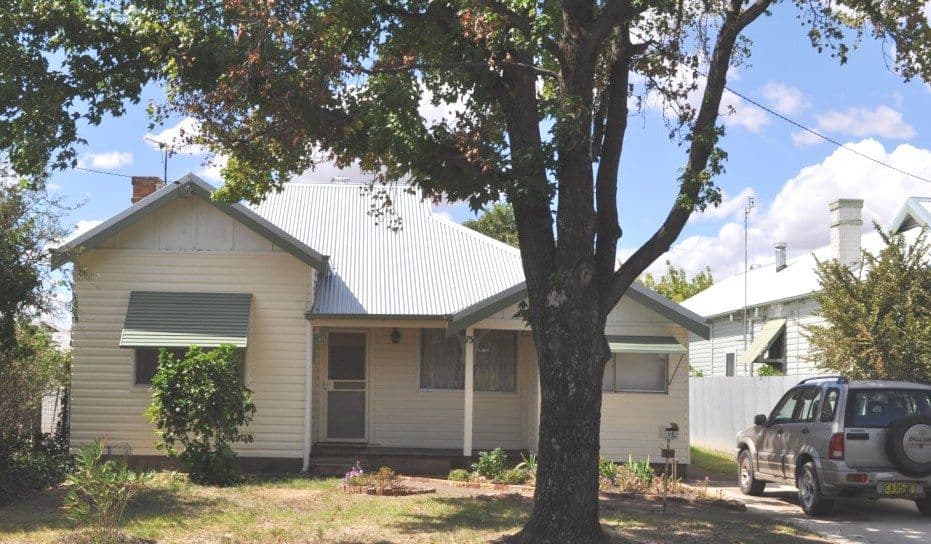 15 Bapaume Street, Cootamundra - Image 1