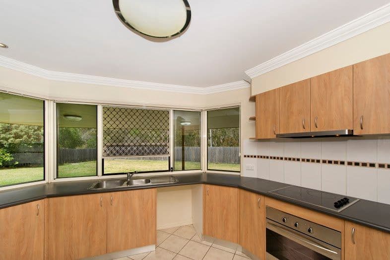 2 Jimna Court, DECEPTION BAY QLD 4508, Deception Bay - Thumbnail 3