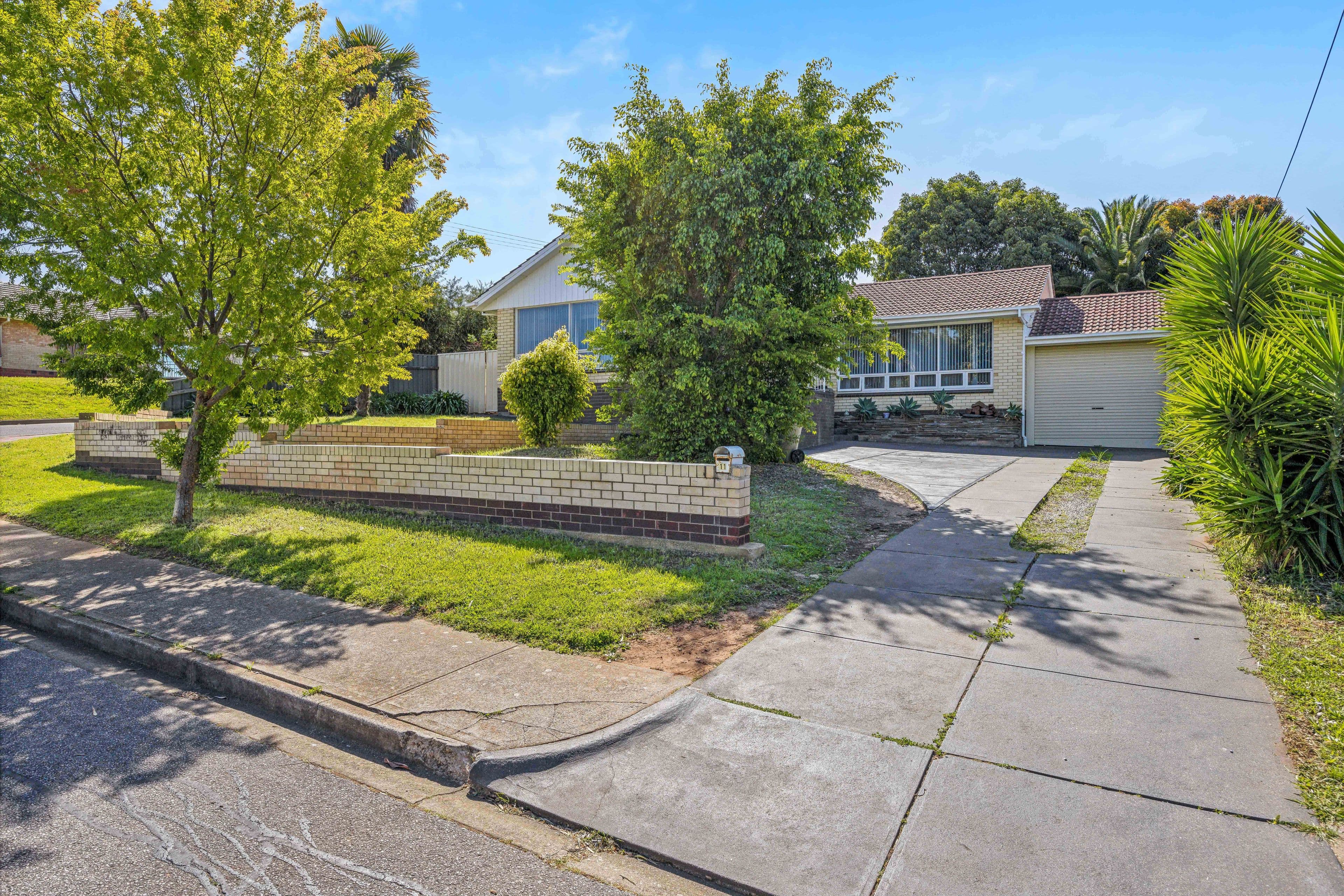 11 Saphire Road, Morphett Vale SA 5162, Morphett Vale - Thumbnail 2
