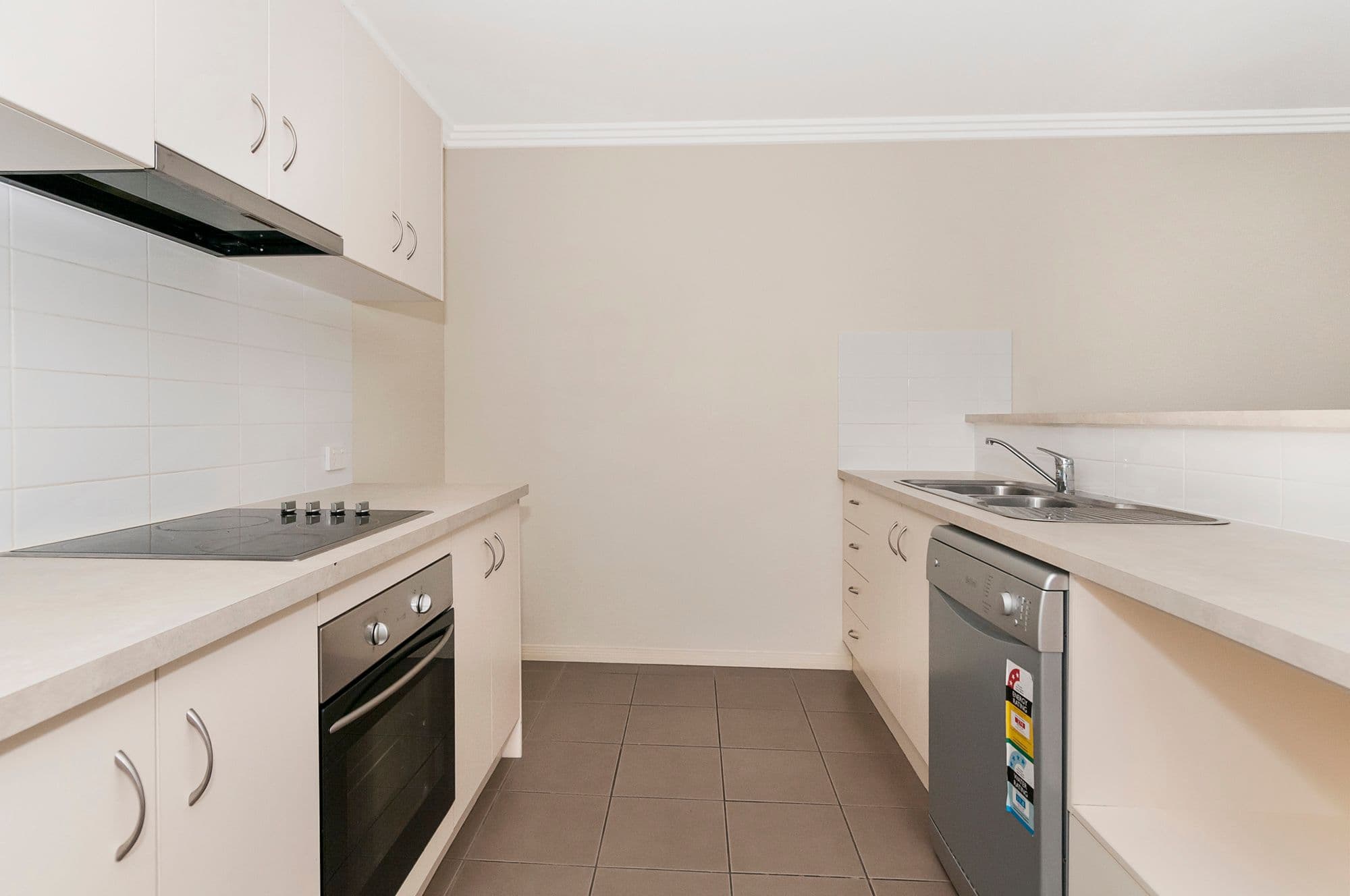 10 Jasmine Place, Beenleigh QLD 4207, Beenleigh - Thumbnail 2