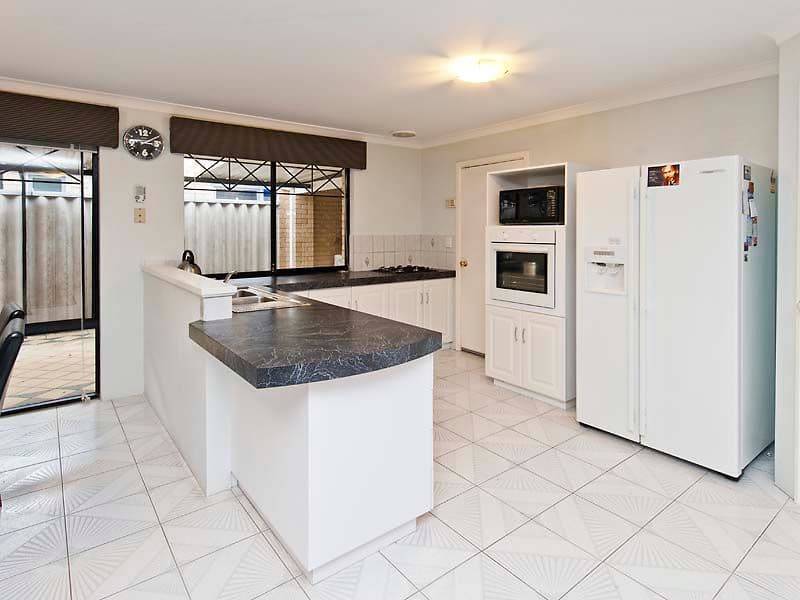 12 Conigrave Place, CANNING VALE WA 6155, Canning Vale - Thumbnail 4