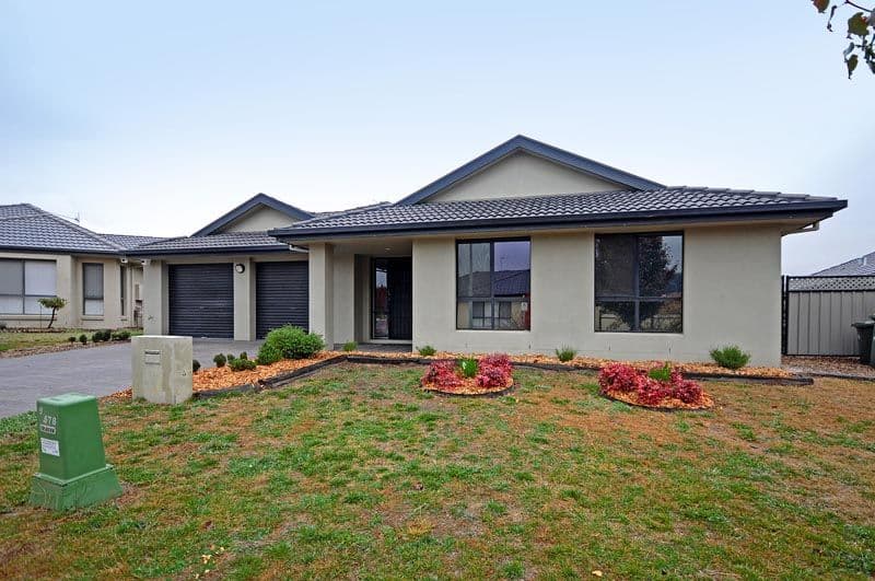 17 McGilvray Close, GORDON ACT 2906, Gordon - Image 1