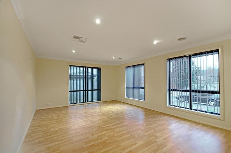 17 McGilvray Close, GORDON ACT 2906, Gordon - Thumbnail 2