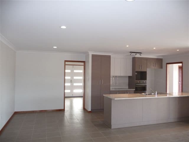 15 Grundy Street, WESTBROOK QLD 4350, Westbrook - Thumbnail 7