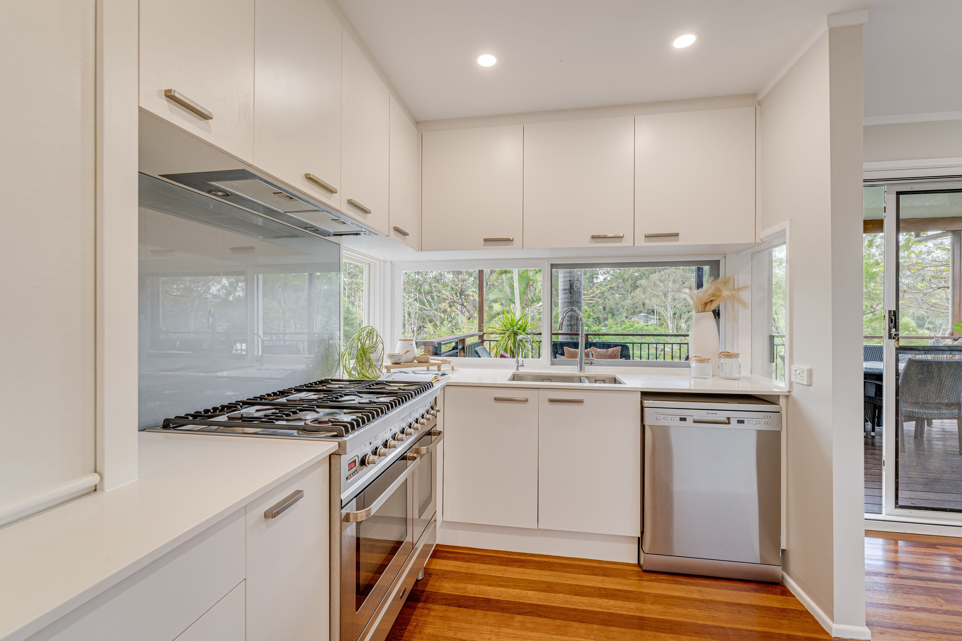 13 Rialanna Street, Kenmore QLD 4069, Kenmore - Thumbnail 5