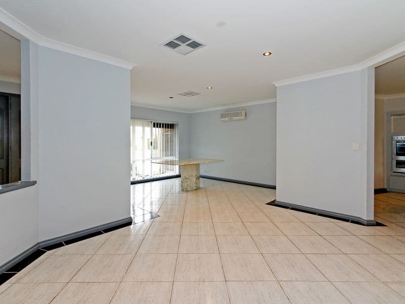 4 Inveraray Close, CANNING VALE WA 6155, Canning Vale - Thumbnail 4