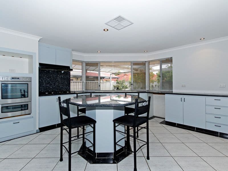 4 Inveraray Close, CANNING VALE WA 6155, Canning Vale - Thumbnail 8