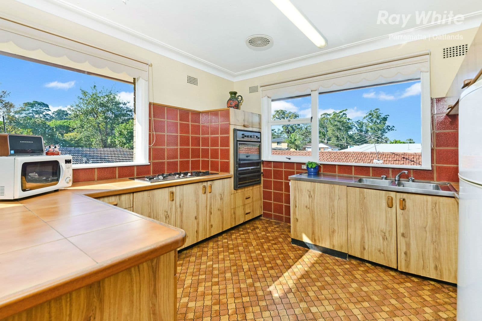 64 Bettington Road, Oatlands - Thumbnail 4