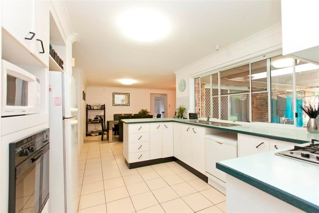 7 Eastern Court, WELLINGTON POINT QLD 4160, Wellington Point - Thumbnail 2