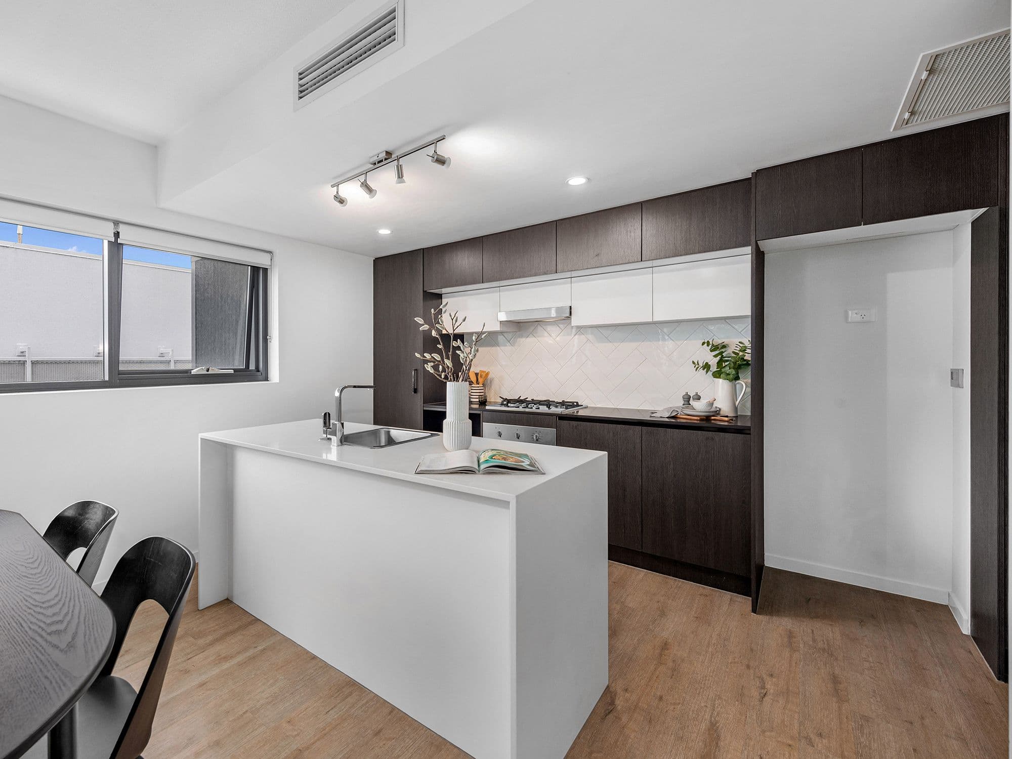 573 Coronation Drive, Toowong QLD 4066, Toowong - Thumbnail 8