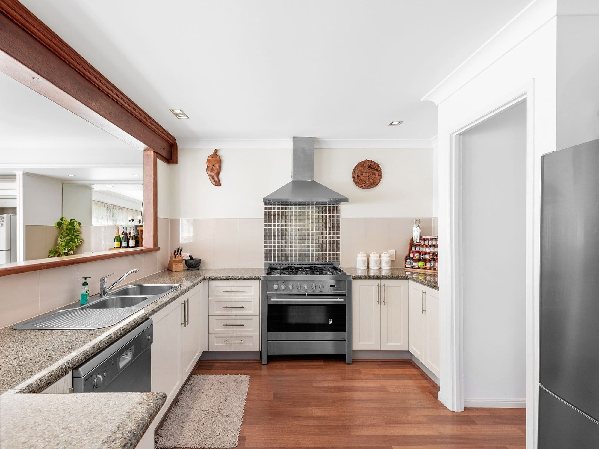 17 Rathlyn Avenue, Corinda QLD 4075, Corinda - Thumbnail 3