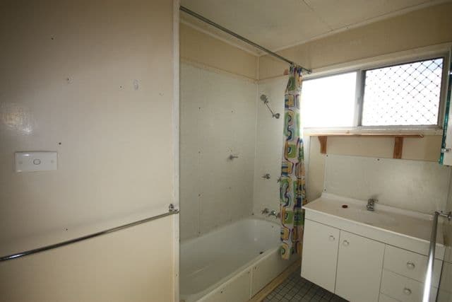 18 Castle Street, BILOELA QLD 4715, Biloela - Thumbnail 8