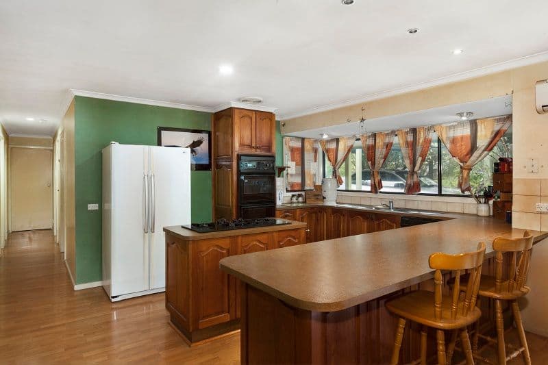 1 Laffan Close, Wallan VIC 3756, Wallan - Thumbnail 2