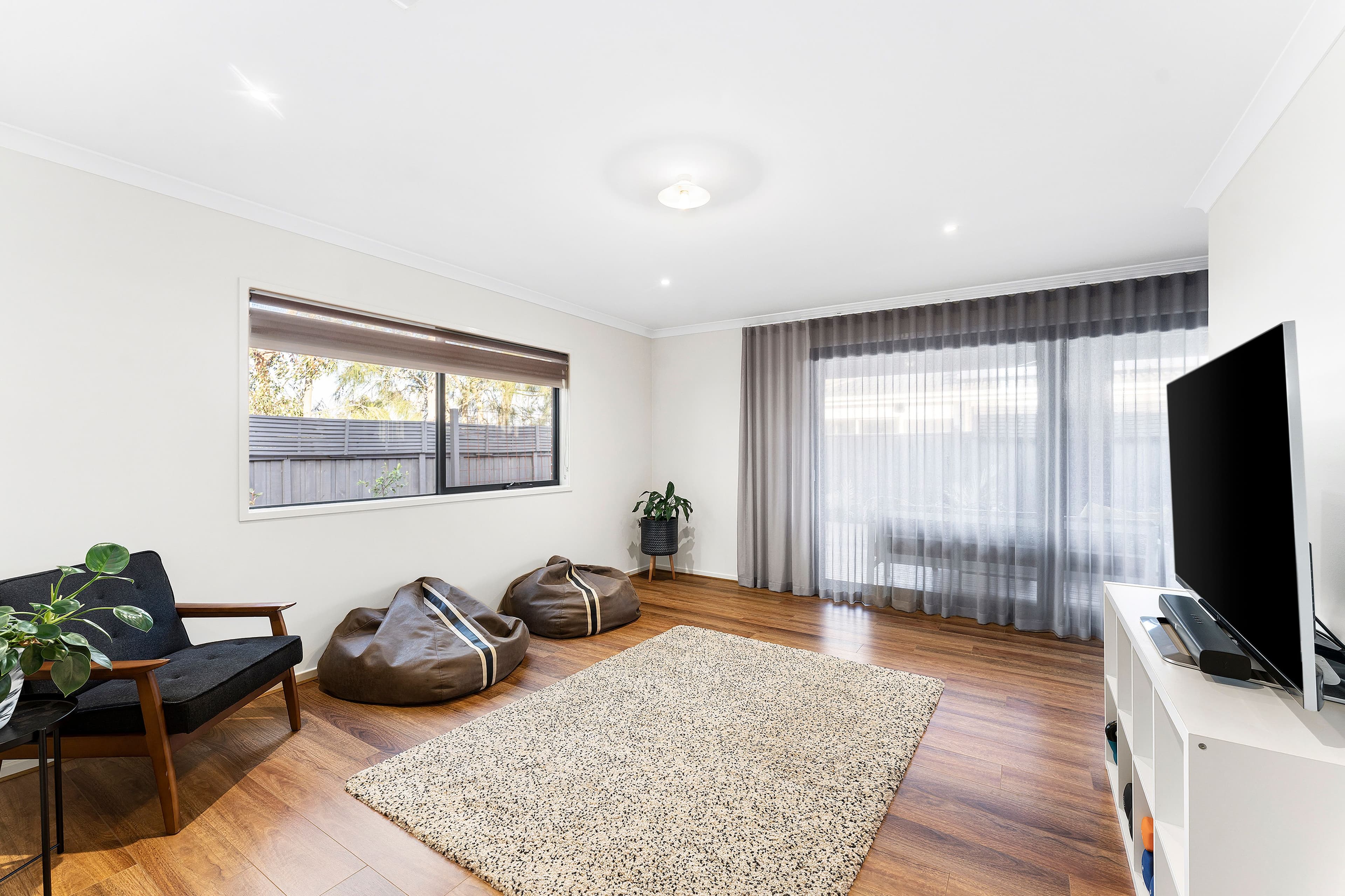 603 Elizabeth Drive, Sunbury VIC 3429, Sunbury - Thumbnail 2