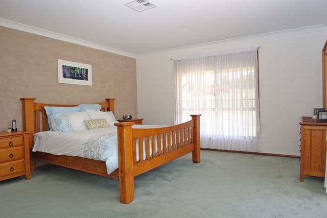 5 Robert Place, RAZORBACK NSW 2571, Razorback - Thumbnail 7