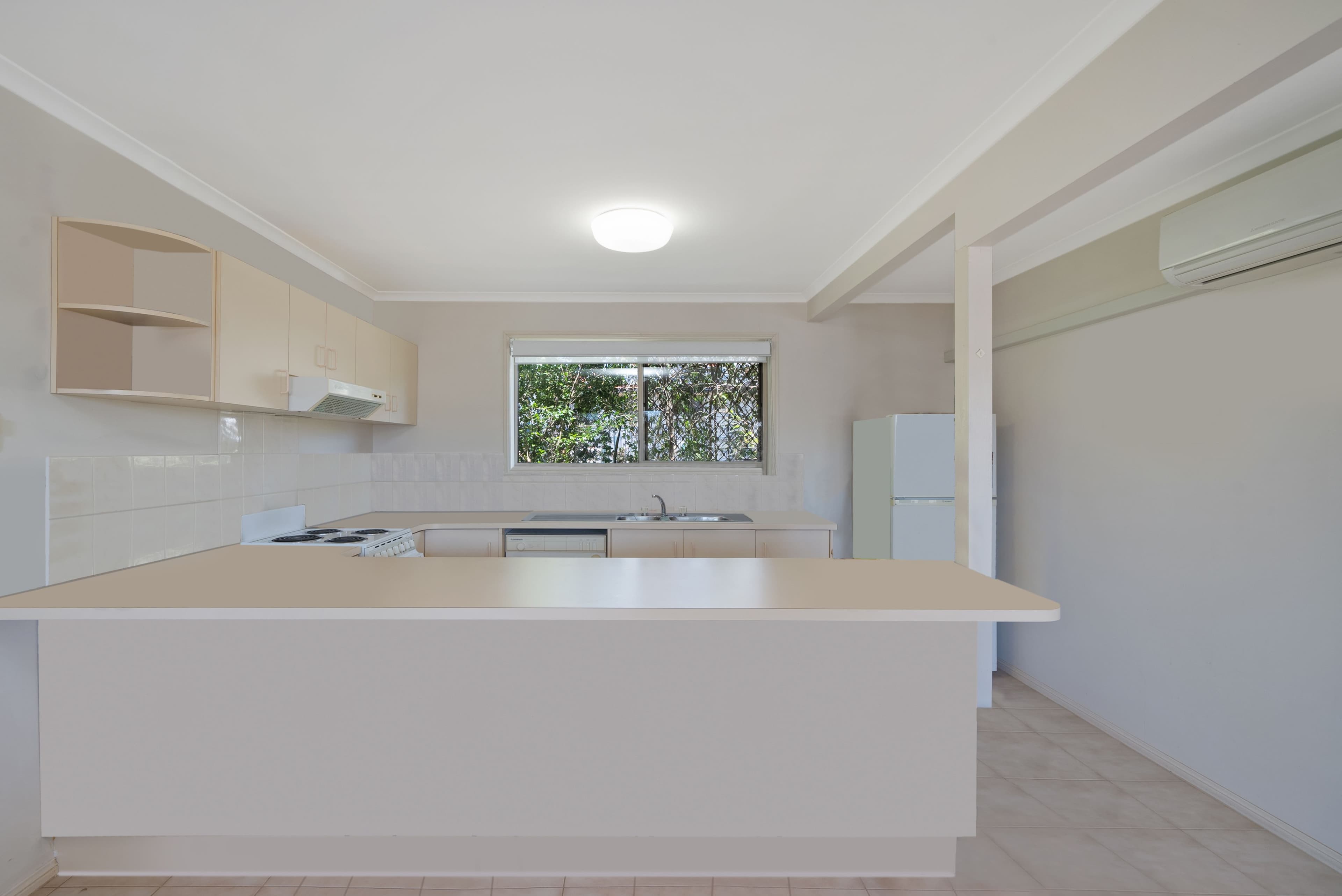 21 Prince Edward Parade, Redcliffe QLD 4020, Redcliffe - Thumbnail 4