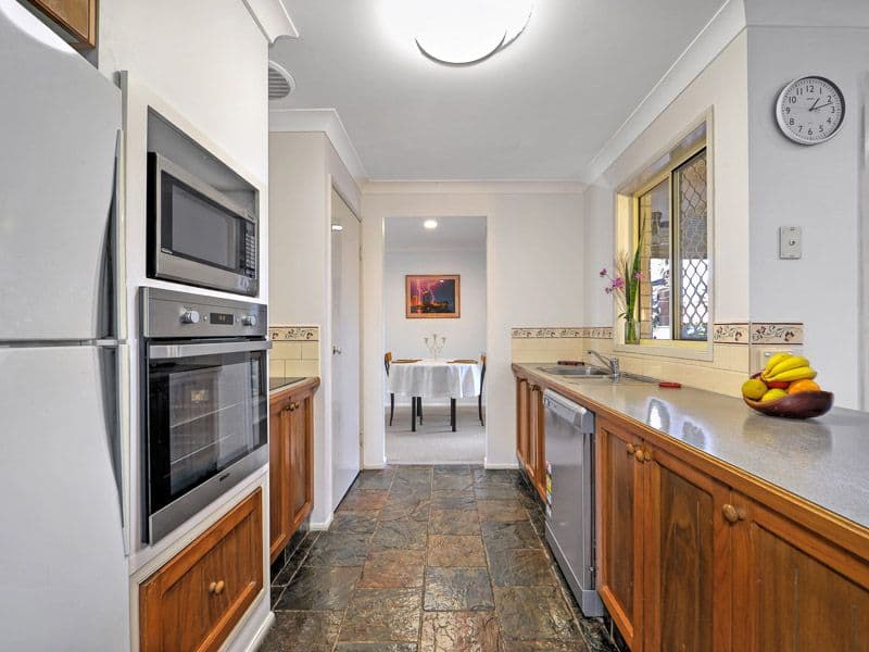 4 Harrison Court, MUDGEERABA QLD 4213, Mudgeeraba - Thumbnail 4