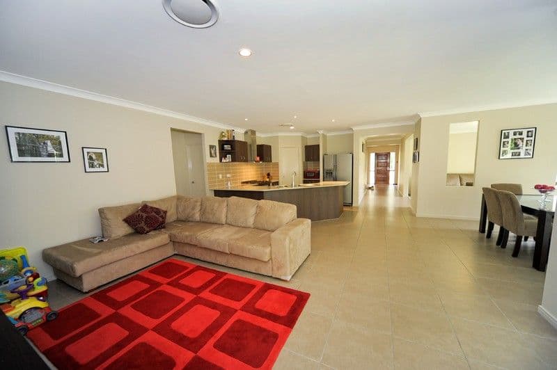 17 Patricia Drive, THE GAP QLD 4061, The Gap - Thumbnail 3
