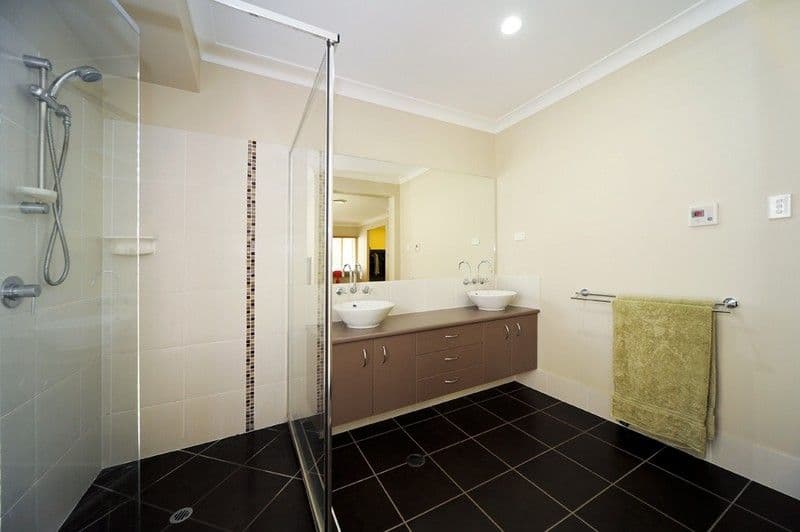 17 Patricia Drive, THE GAP QLD 4061, The Gap - Thumbnail 5